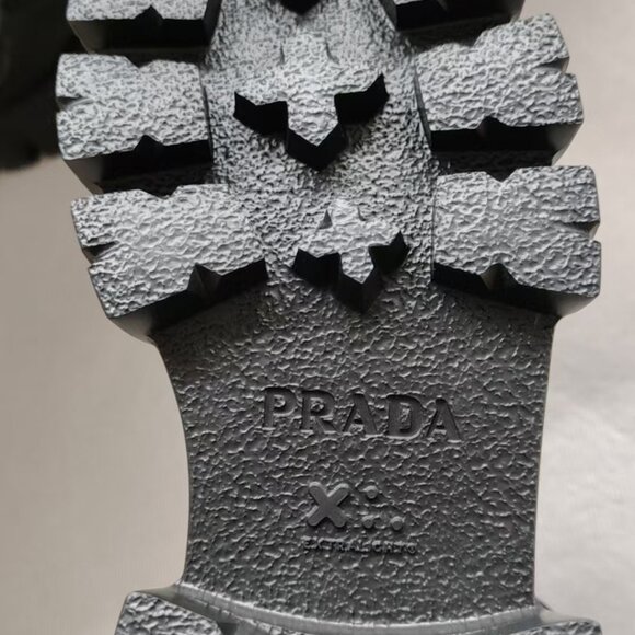 Prada boots - Picture 9 of 11